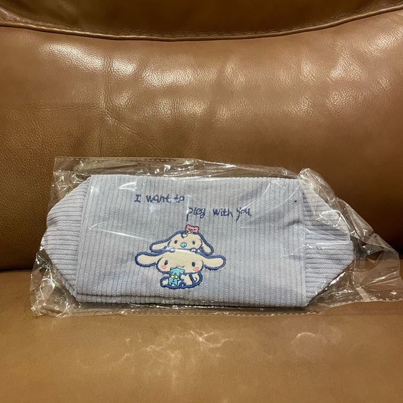 SANRIO CINNAMONROLL COSMETIC POUCH *NEW* - Picture 6 of 11